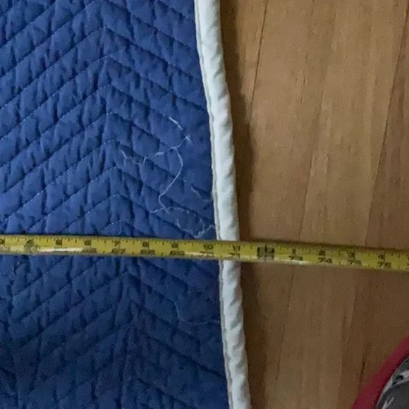 🏈 football stadium bench blanket. Quilted reversible. Rolls up compact used - Picture 12 of 12